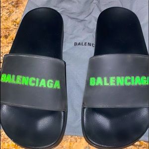 Balenciaga slides size 37